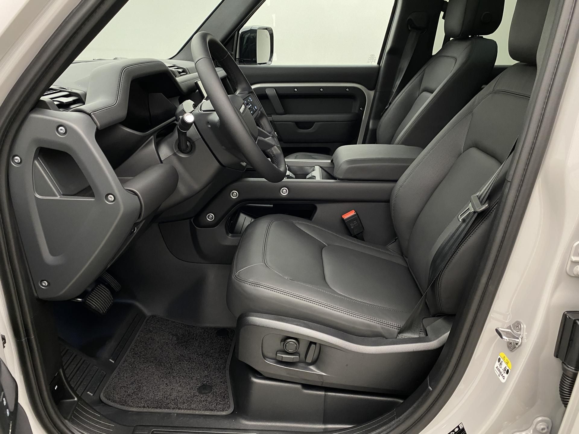 Land Rover Defender, 110 D350 X-Dynamic HSE - fotka 3
