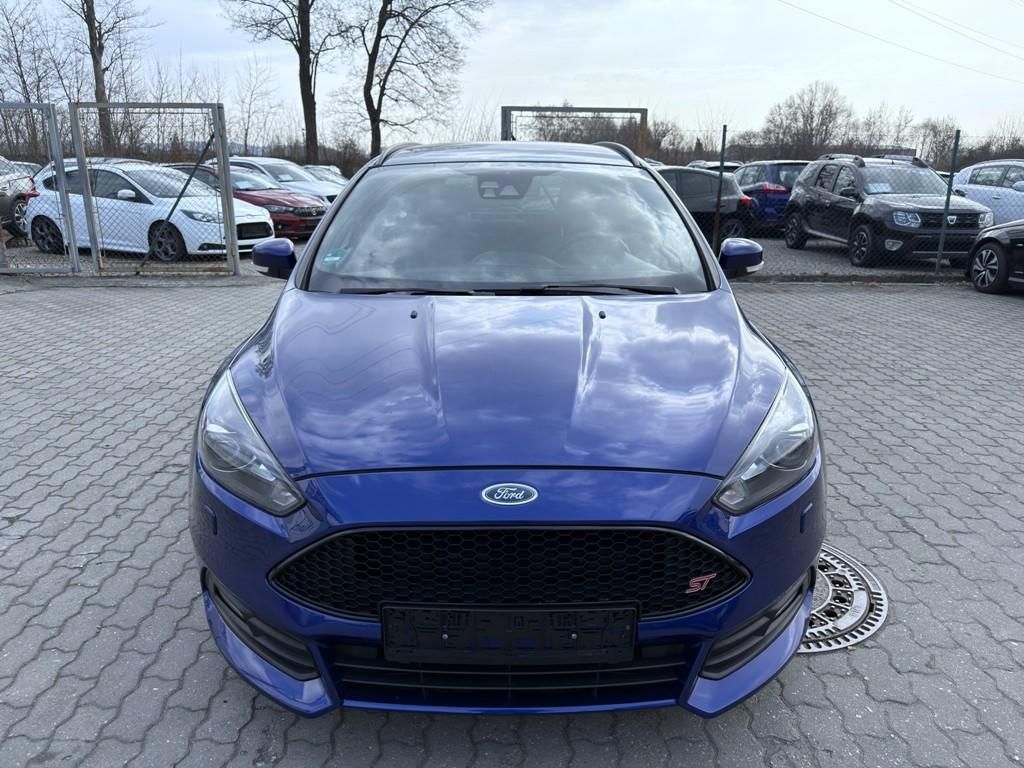 Ford Focus, 2.0 ST 184 kW navi. xenony - fotka 2