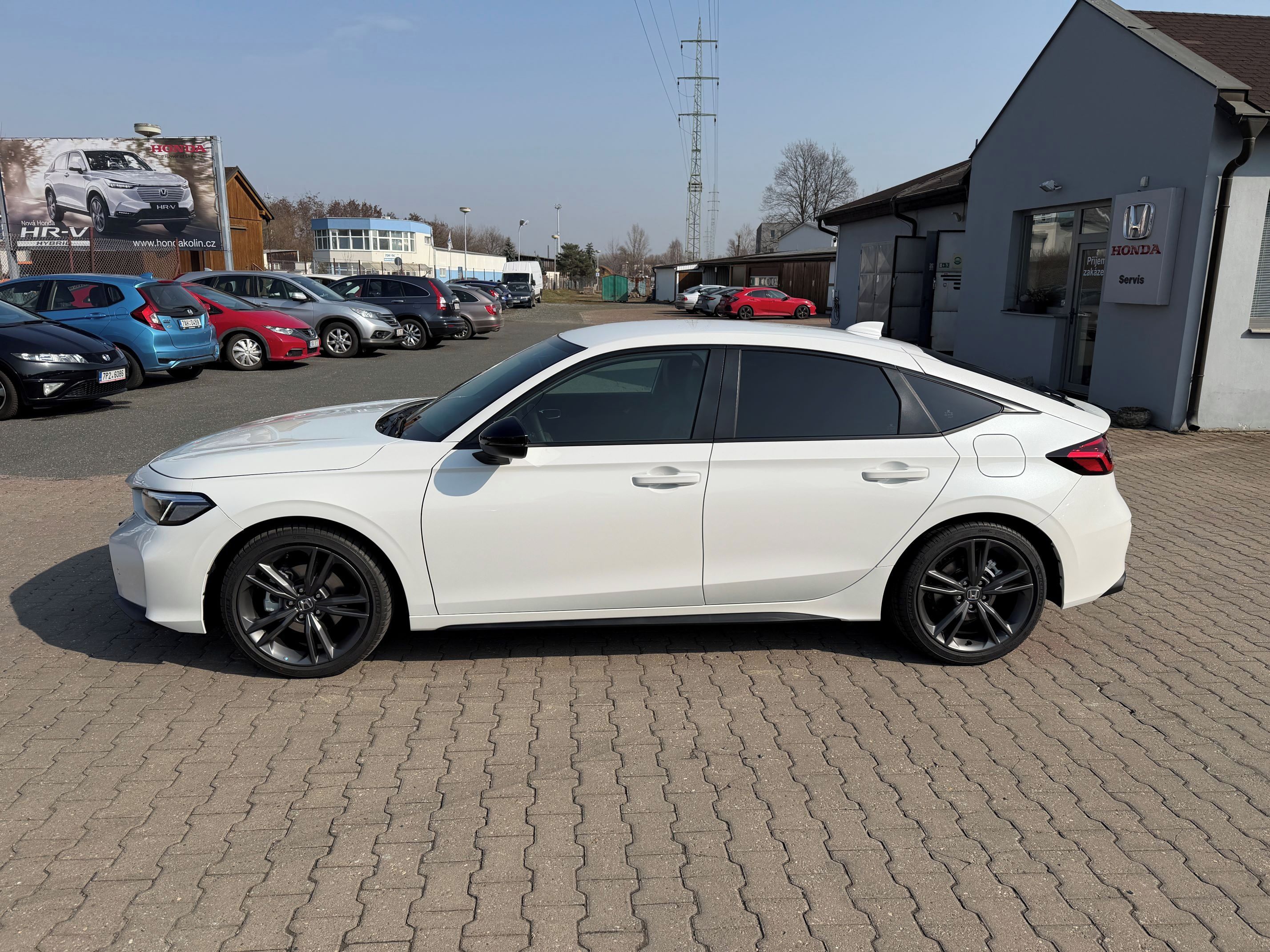 Honda Civic, 2,0 Sport e:HEV - fotka 2
