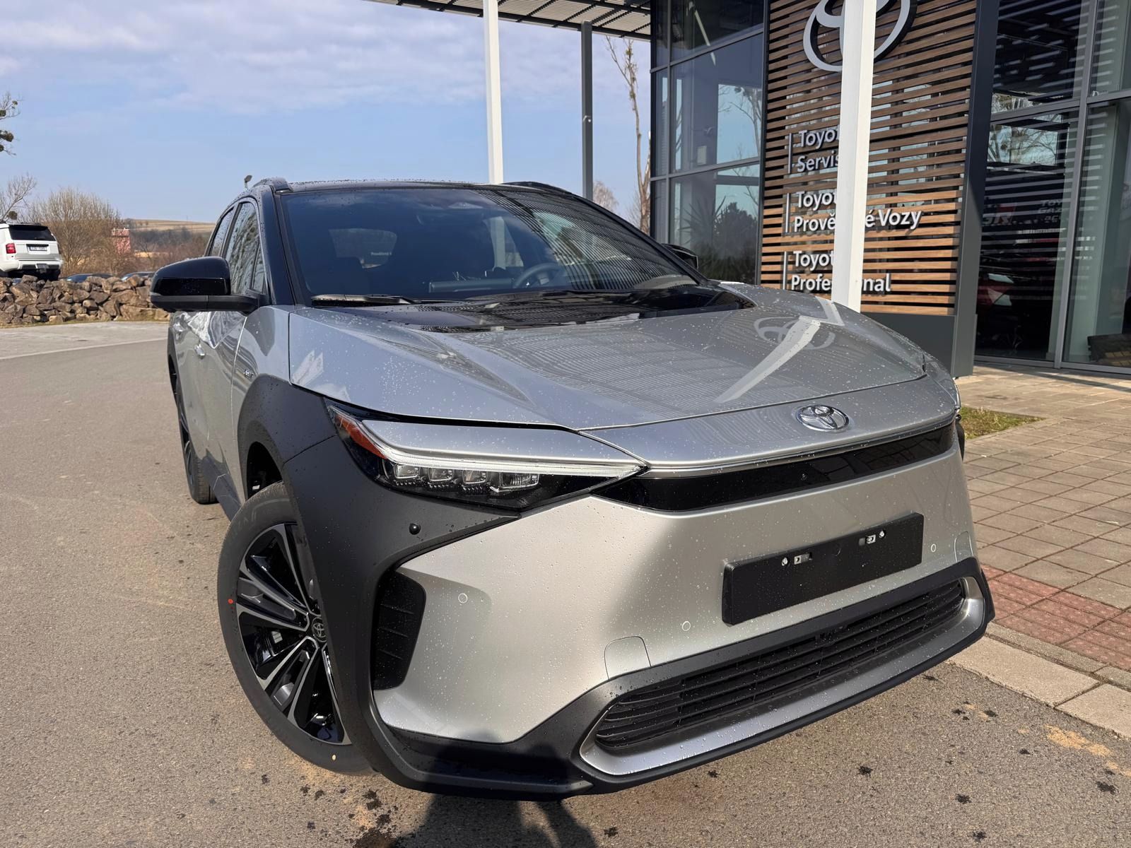Toyota bZ4X, Executive