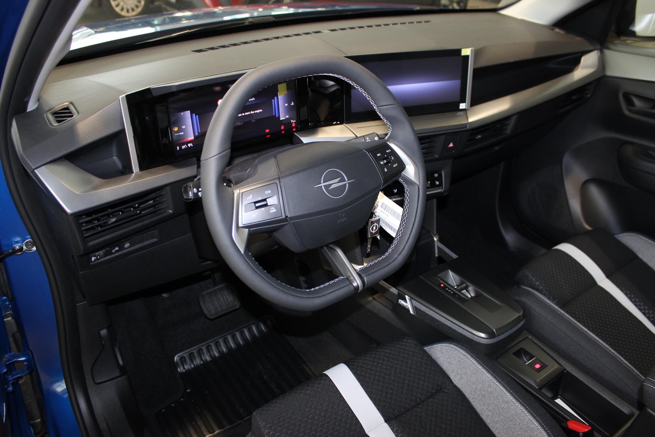 Opel Frontera, Edition Hybrid 1.2 TURBO 81kW - fotka 4