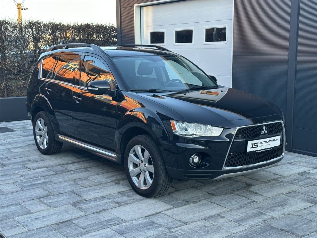 Mitsubishi Outlander, 2,2 DI-D 177PS  Instyle-7 4x4 - fotka 3
