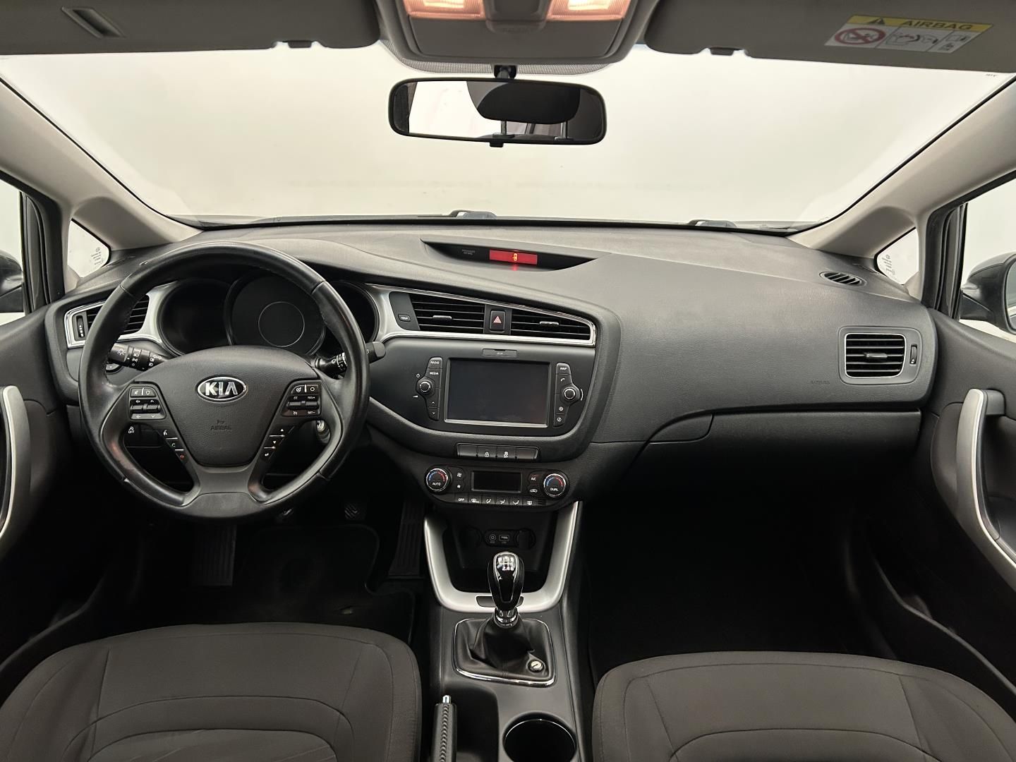 Kia Cee´d, 1.6CRDI 81kW Exlusive - fotka 5