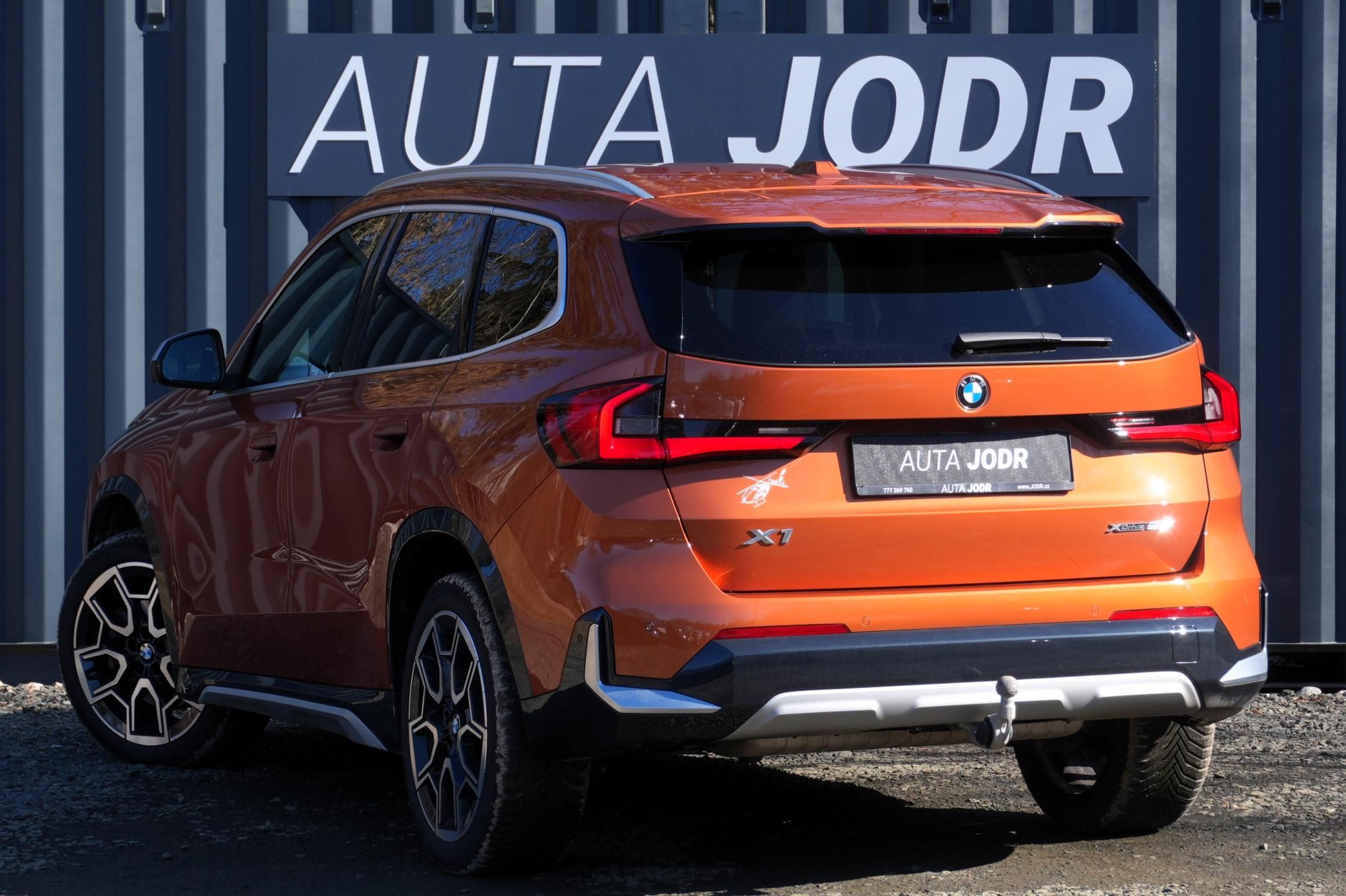 BMW X1, 23i xDrive, Tažné, 360° kamera - fotka 6