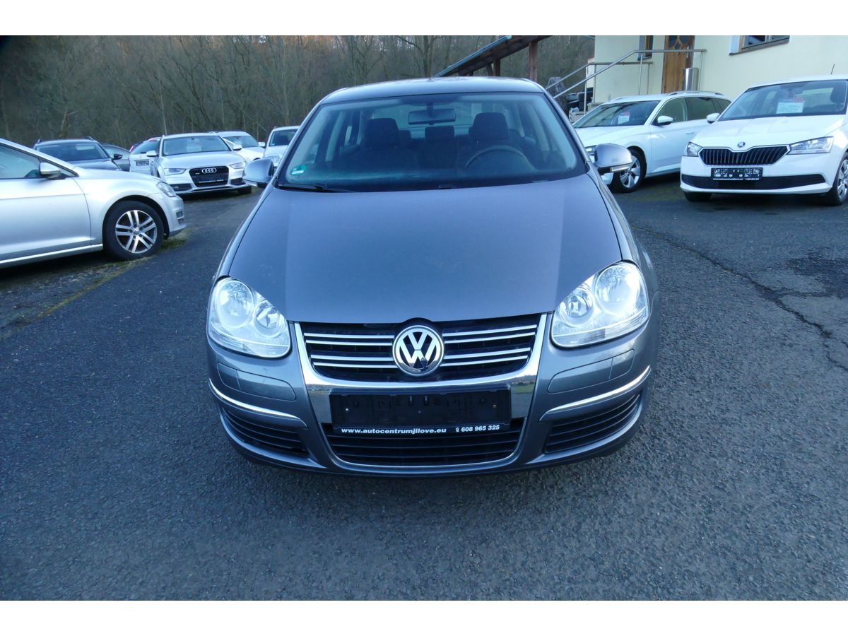 Volkswagen Jetta, 1,6 75KW KLIMA - fotka 2