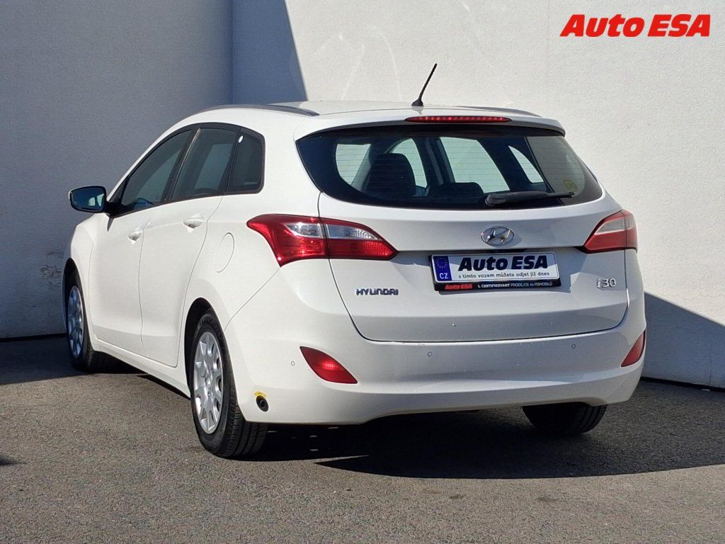 Hyundai i30, 1.4i LPG,AC,tempo - fotka 6