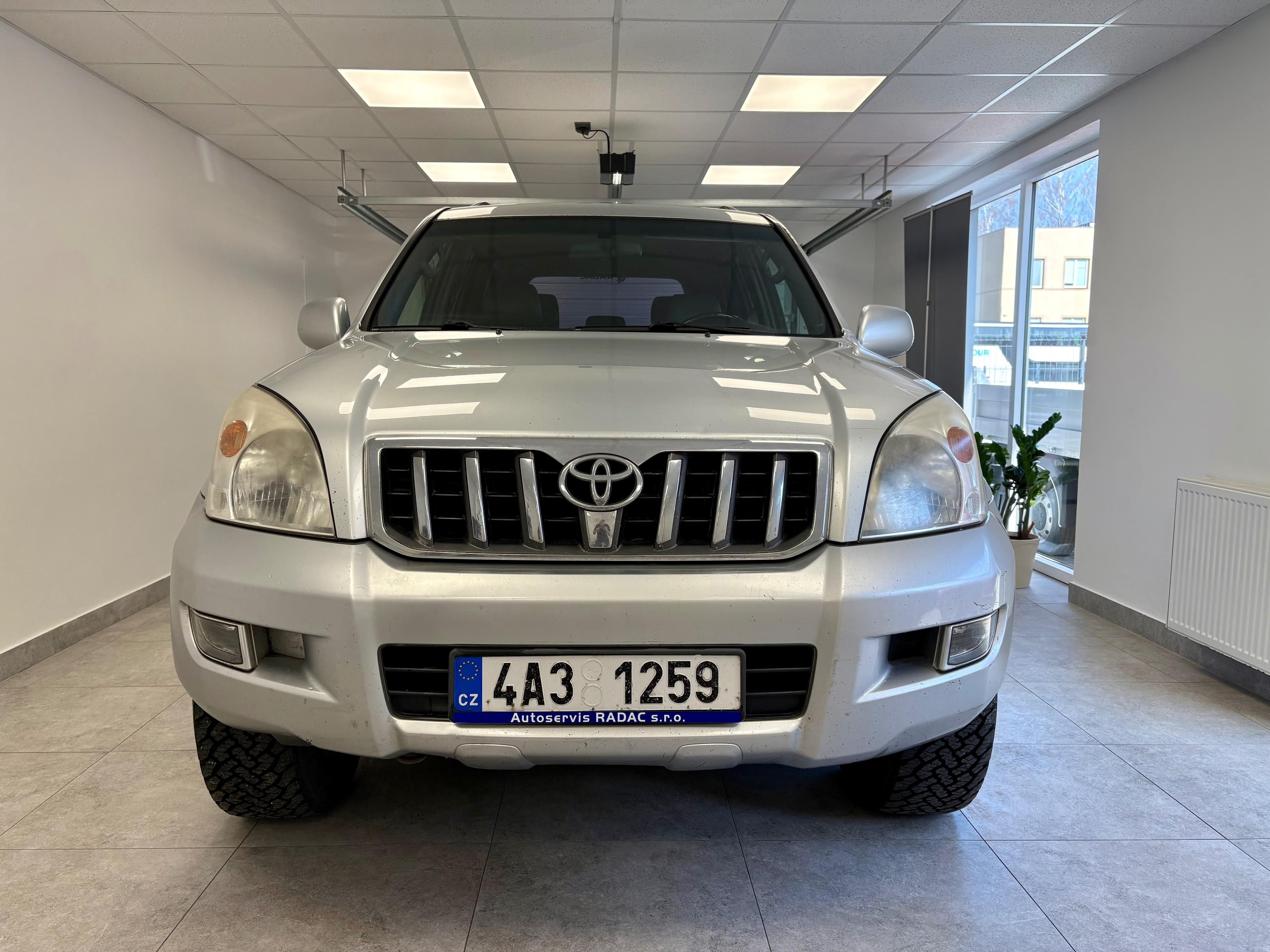 Toyota Land Cruiser, 3.0D 120KW/4x4/AUTOMAT - fotka 4