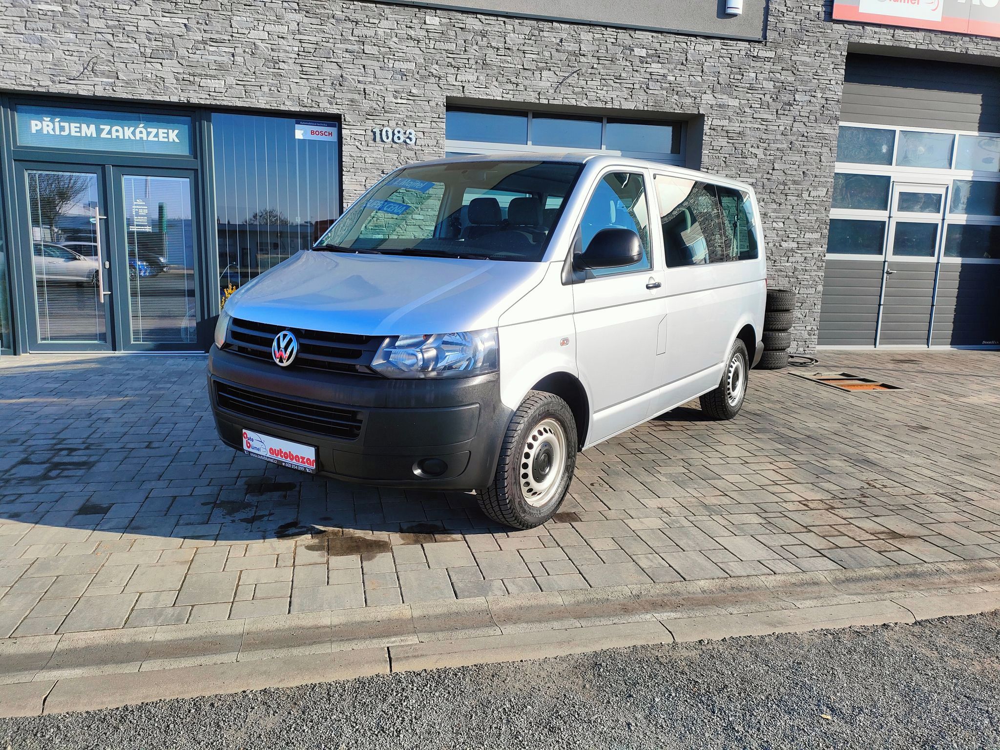 Volkswagen Transporter, 2.0TDI KLIMA 9MÍST SERVIS