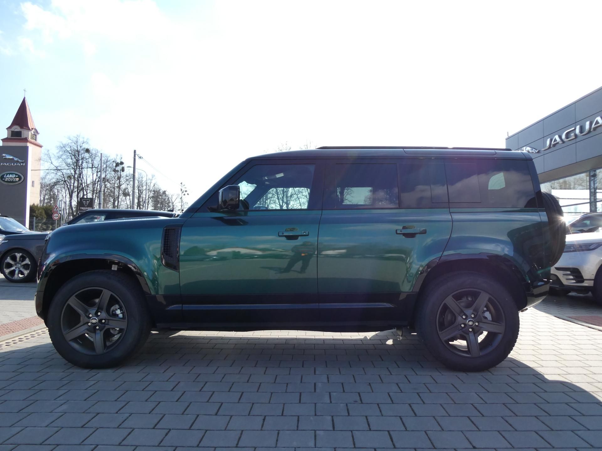 Land Rover Defender, 110 3,0 X-Dynamic SE D200 - fotka 3
