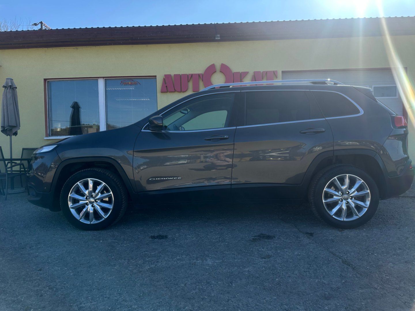 Jeep Cherokee, 2.2 CRD 4x4/147kW/Automat/1MAJ - fotka 6