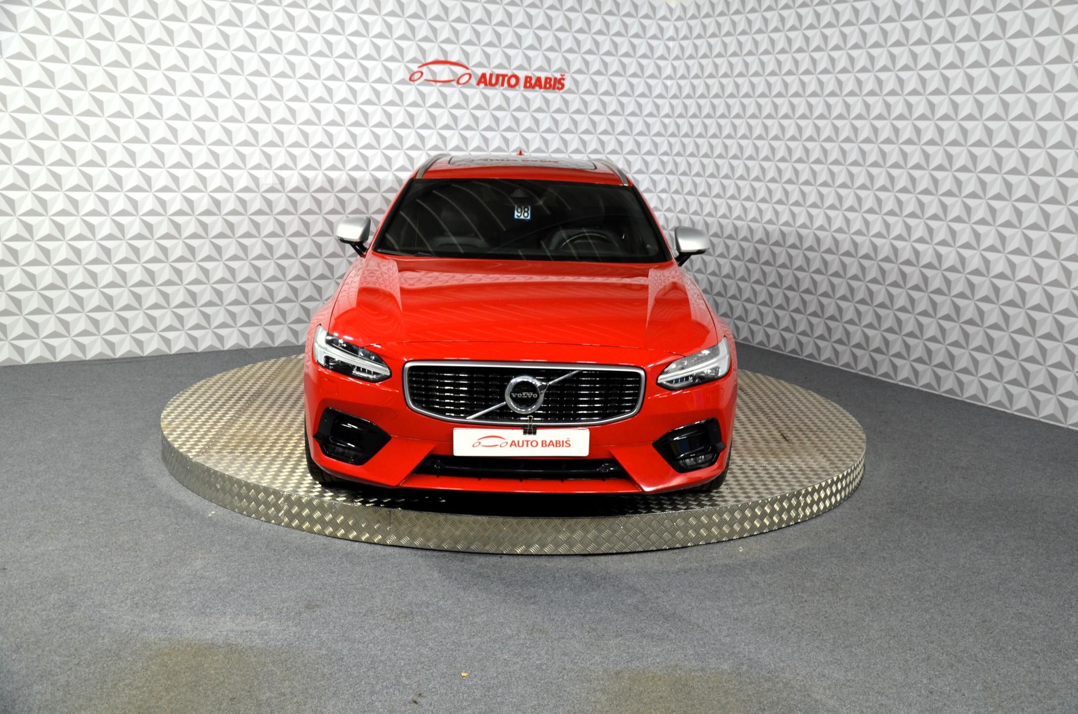 Volvo V90, 2.0D Polestar R-design - fotka 2