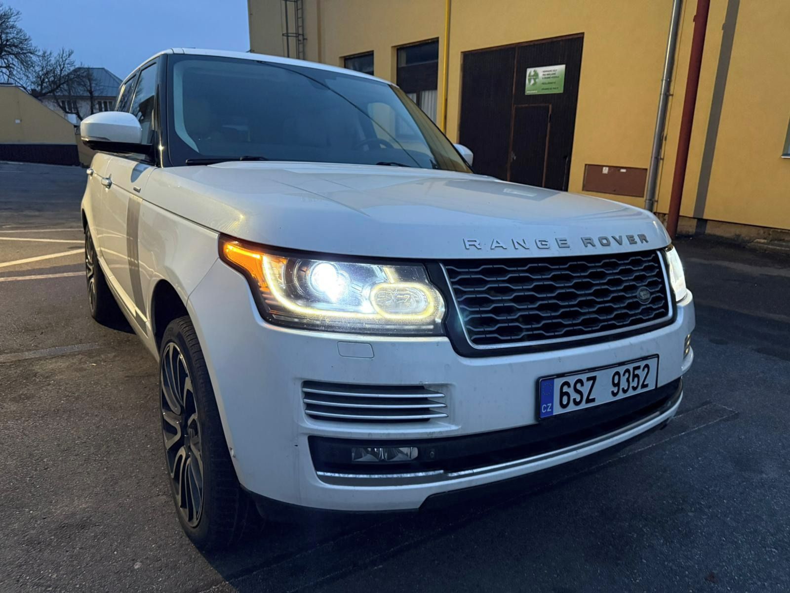 Land Rover Range Rover, 4,4 SDV8 Vogue, nové turba - fotka 2