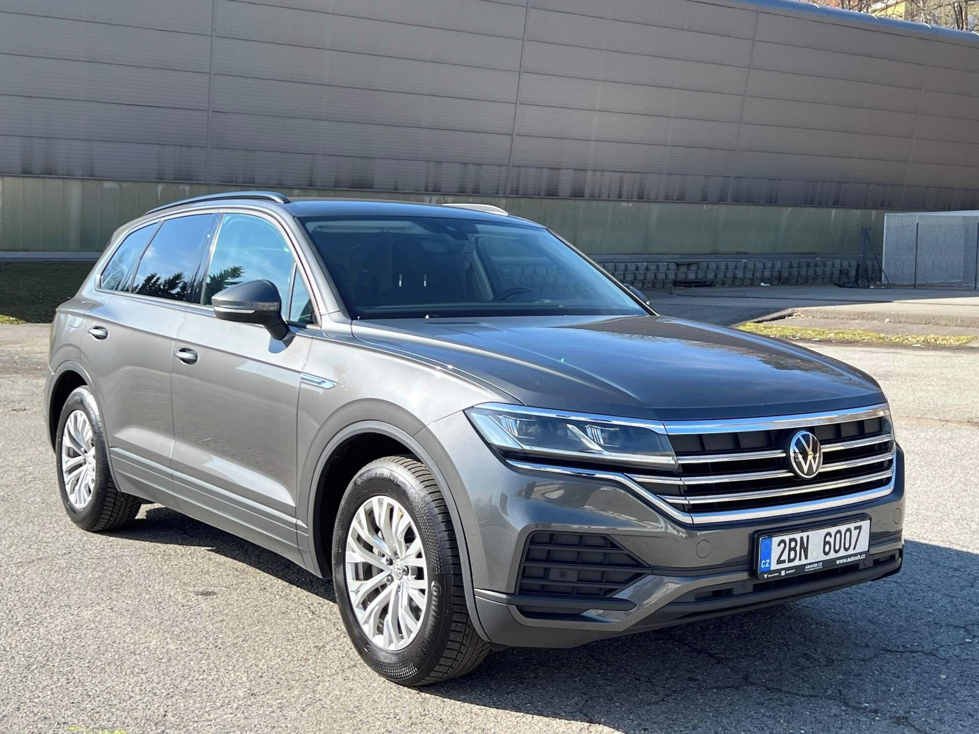 Volkswagen Touareg, 3.0 TDI 170 kW 4x4 tažné DPH - fotka 2