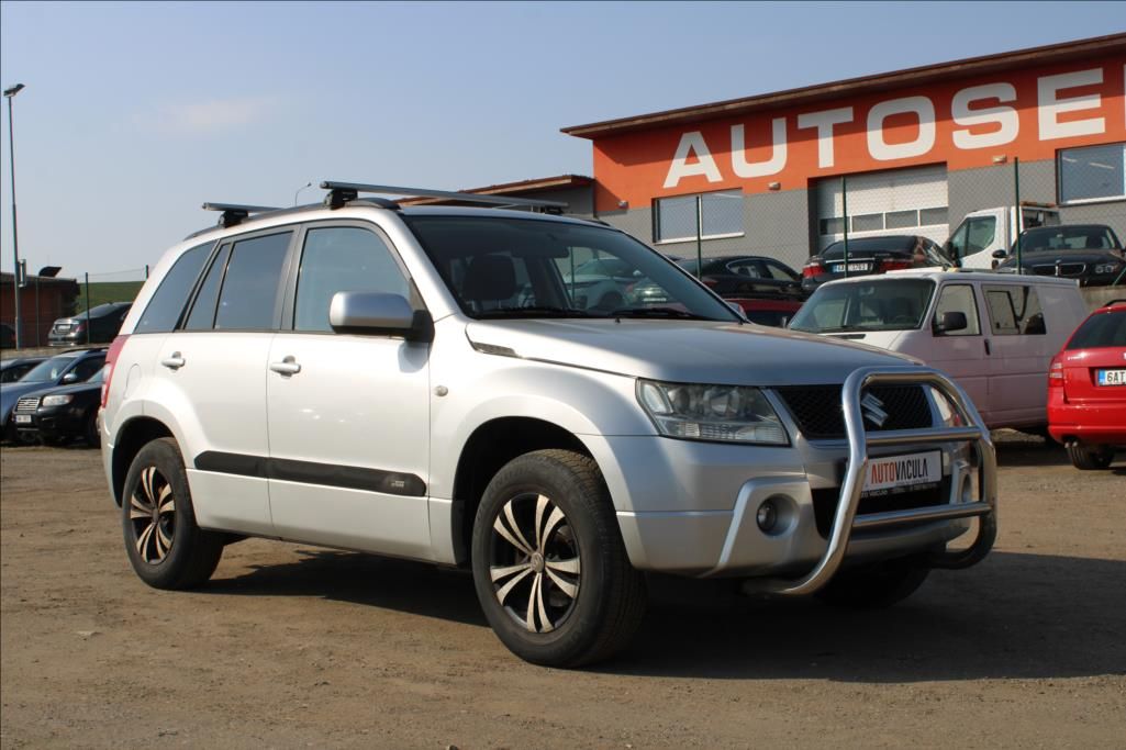 Suzuki Grand Vitara, 2,0 i + LPG  LPG,4 x 4,TAŽNÉ - fotka 3