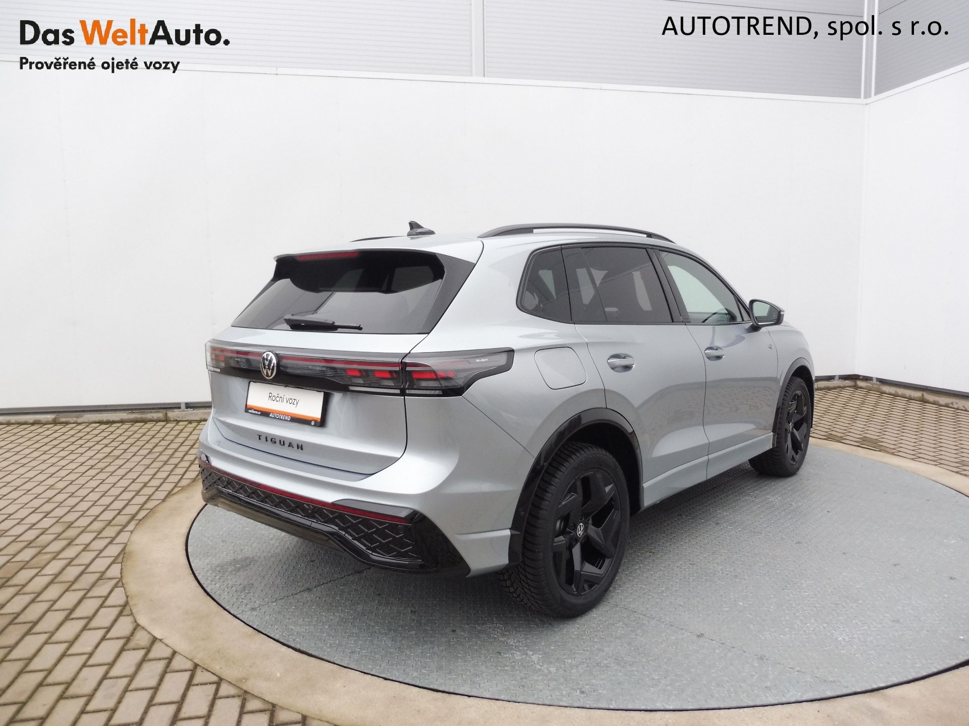 Volkswagen Tiguan, R-Line 1,5 eTSI 110kW mHEV DSG - fotka 2