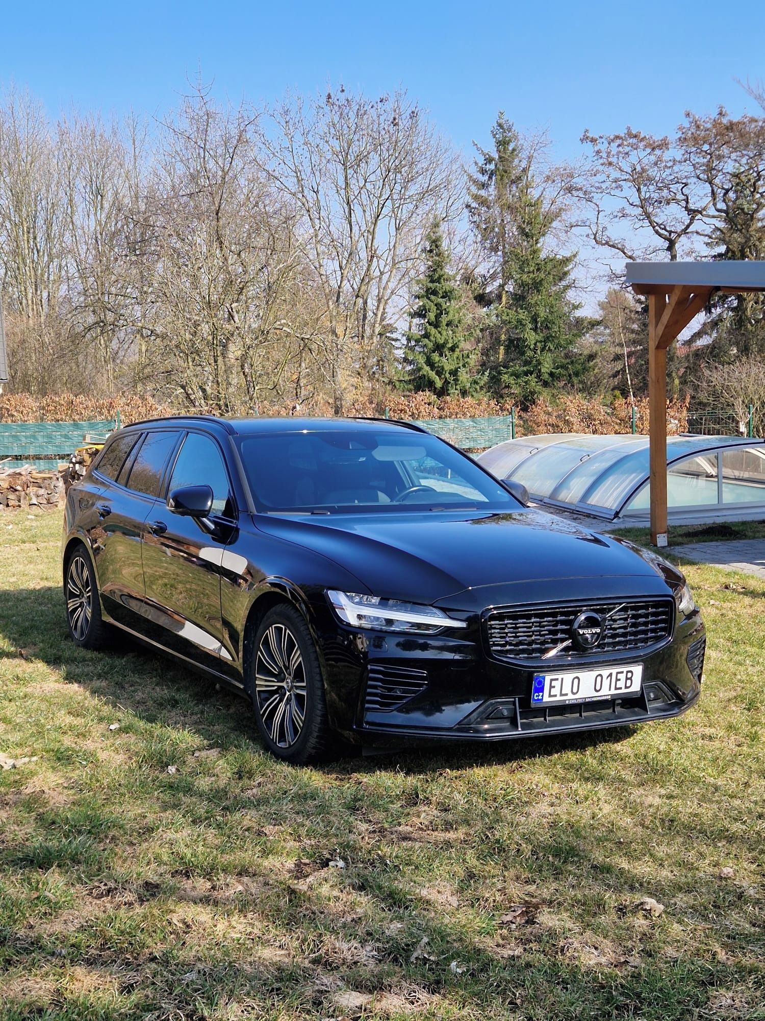 Volvo V60, V60 T8 288kW R-Design - fotka 6
