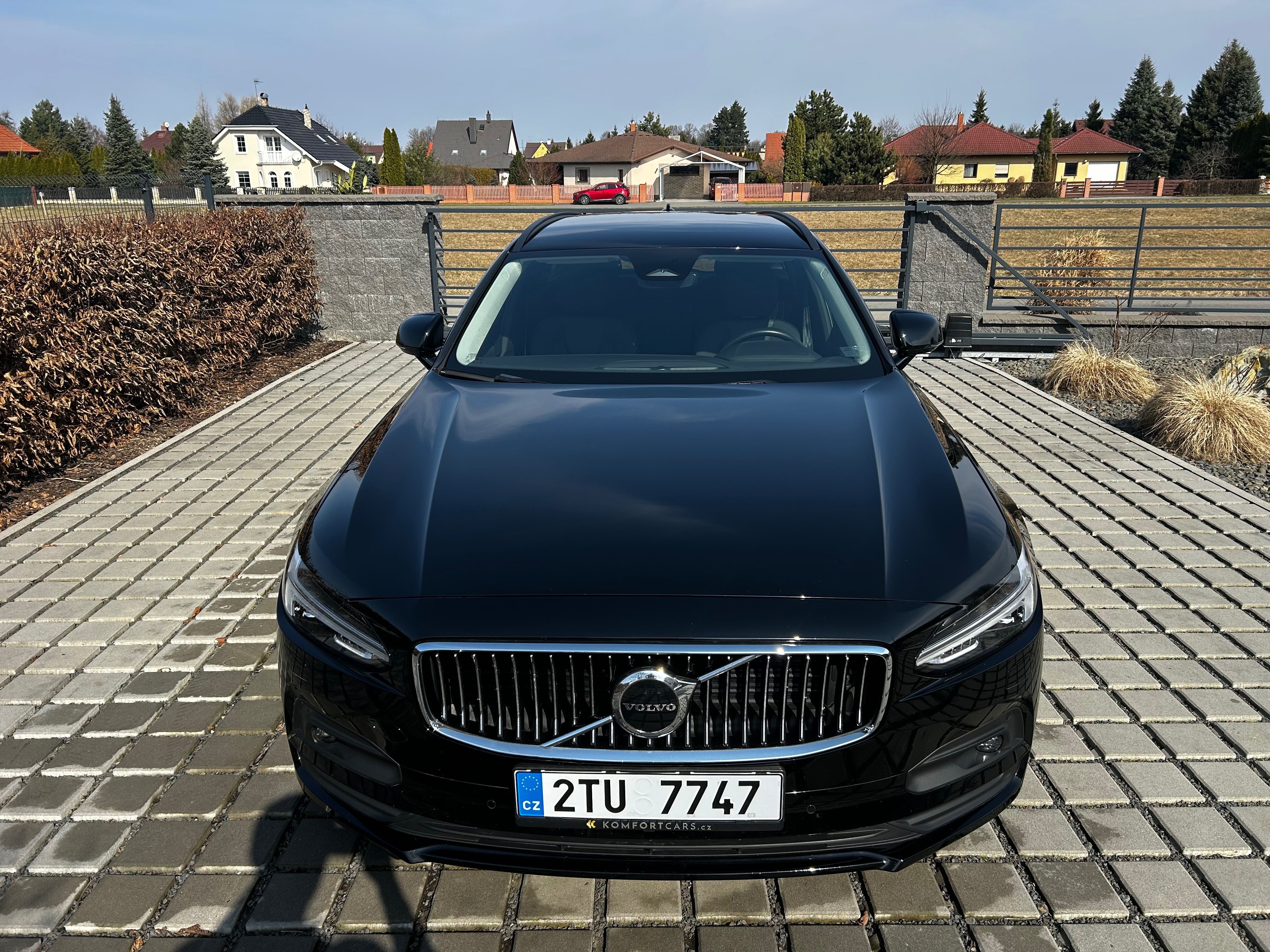Volvo V90, B4 145kW 2022 - fotka 3