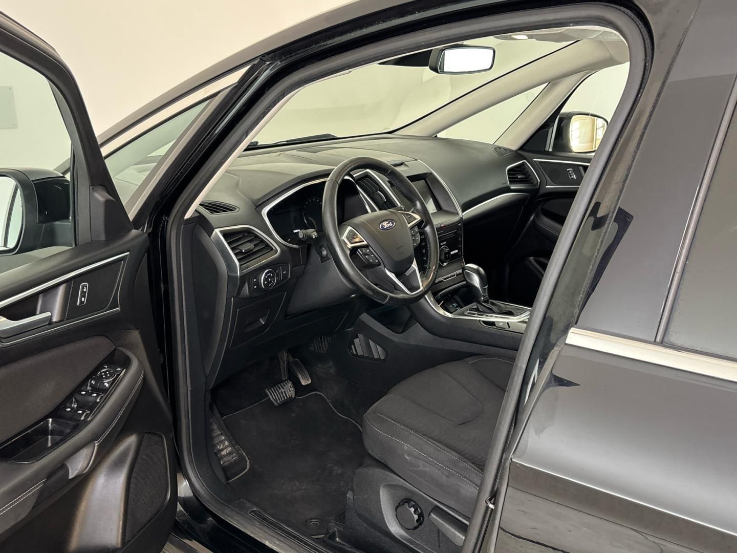 Ford S-MAX, 2.0 TDCi / 110 kW Titanium AT - fotka 6