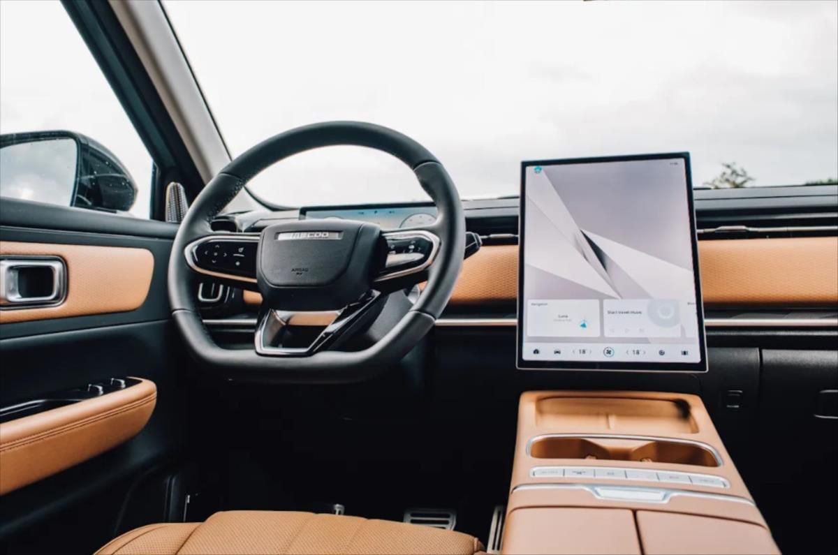 Jaecoo 7, 1,5 PHEV EXLUSIVE Hnédá kůže - fotka 2