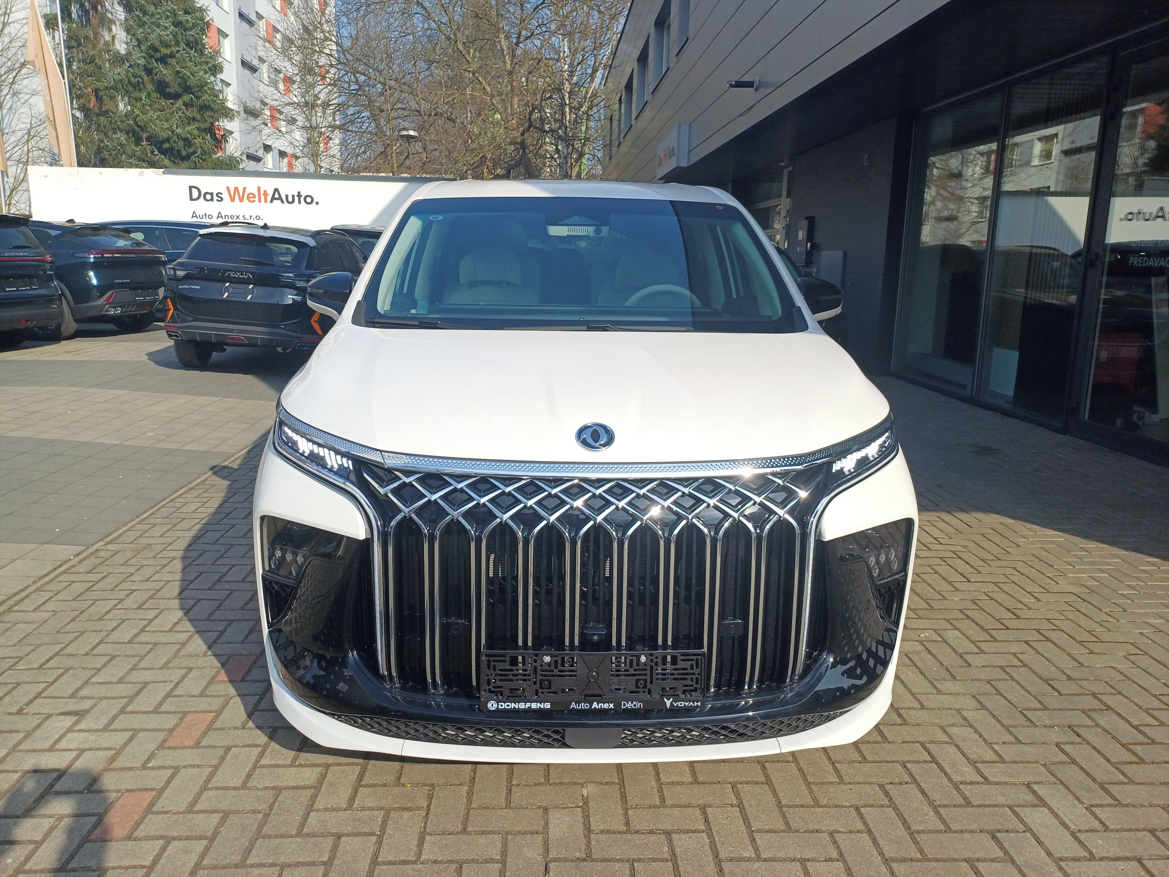 Dongfeng U-Tour, V9 HEV Luxusní MPV - fotka 2