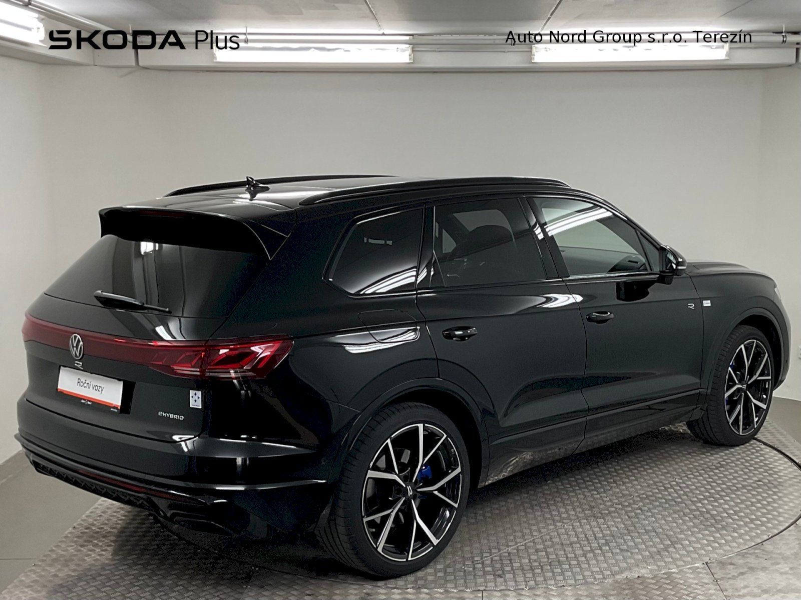Volkswagen Touareg, R 3,0 TSI 340Kw eHYBRID - fotka 2