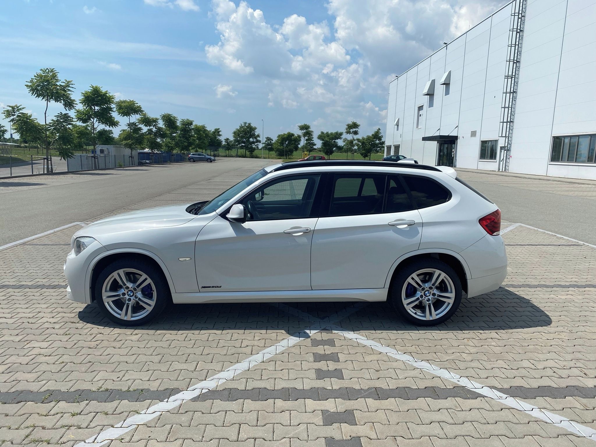 BMW X1, 20d xDrive M paket, AT,4x4 - fotka 2
