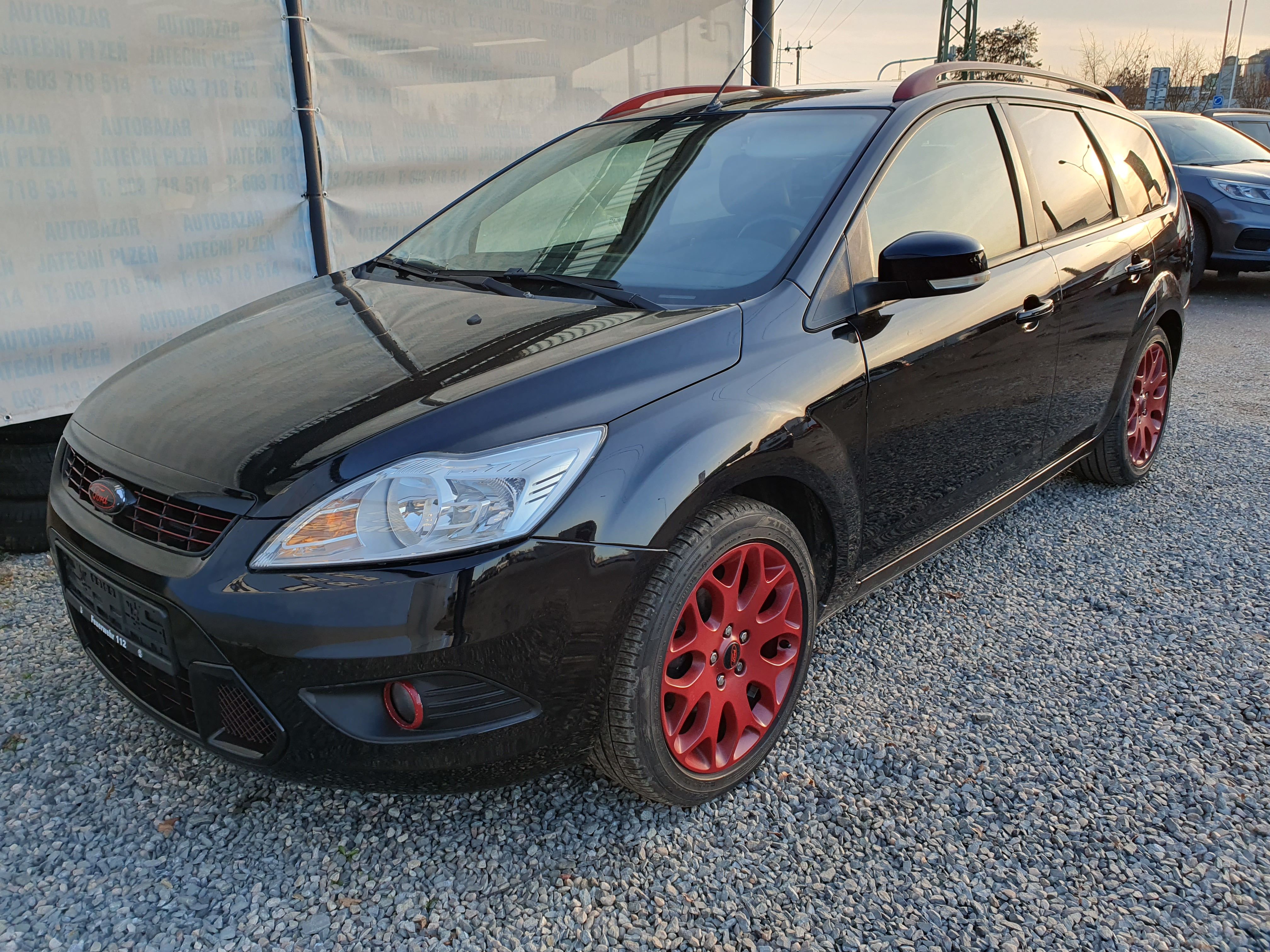 Ford Focus, 1.8 í 92 kw - fotka 6
