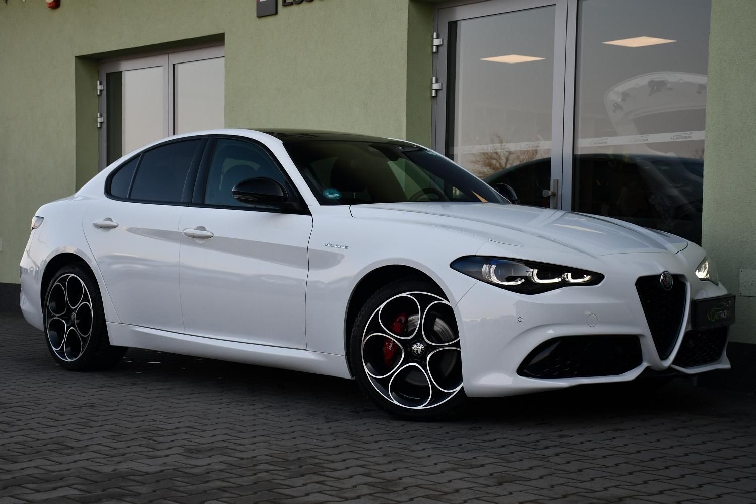 Alfa Romeo Giulia, 2,0T 16V 206kW AT8-Q4 Veloce - fotka 2
