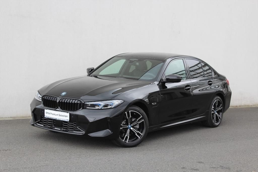 BMW Řada 3, 330e xDrive Sedan