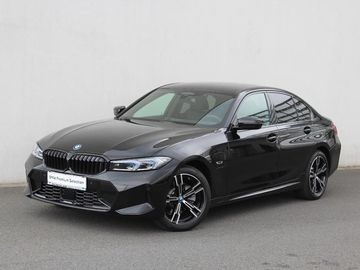 330e xDrive Sedan