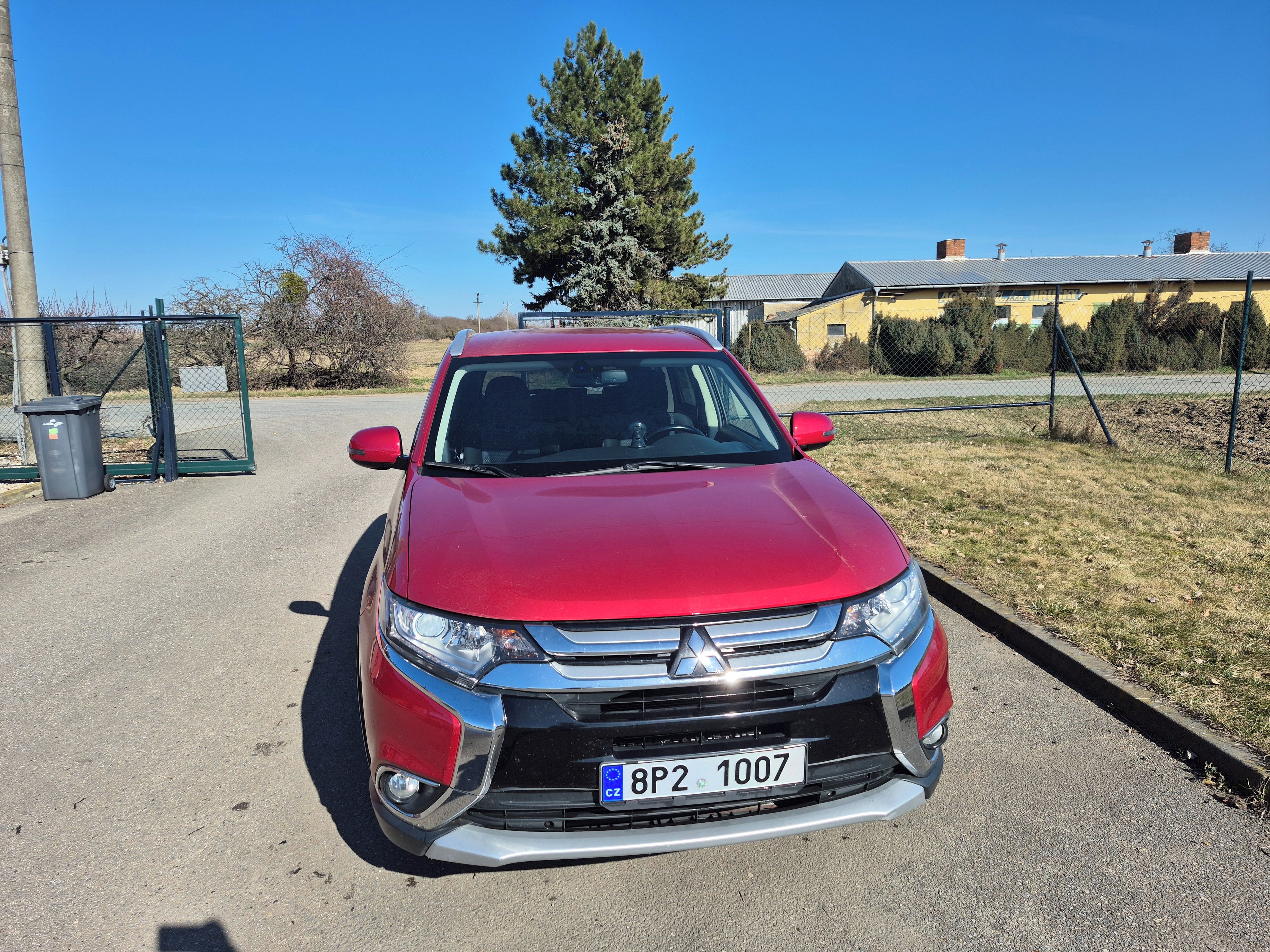 Mitsubishi Outlander, 2,0i, 110kW, klima, tažné - fotka 2