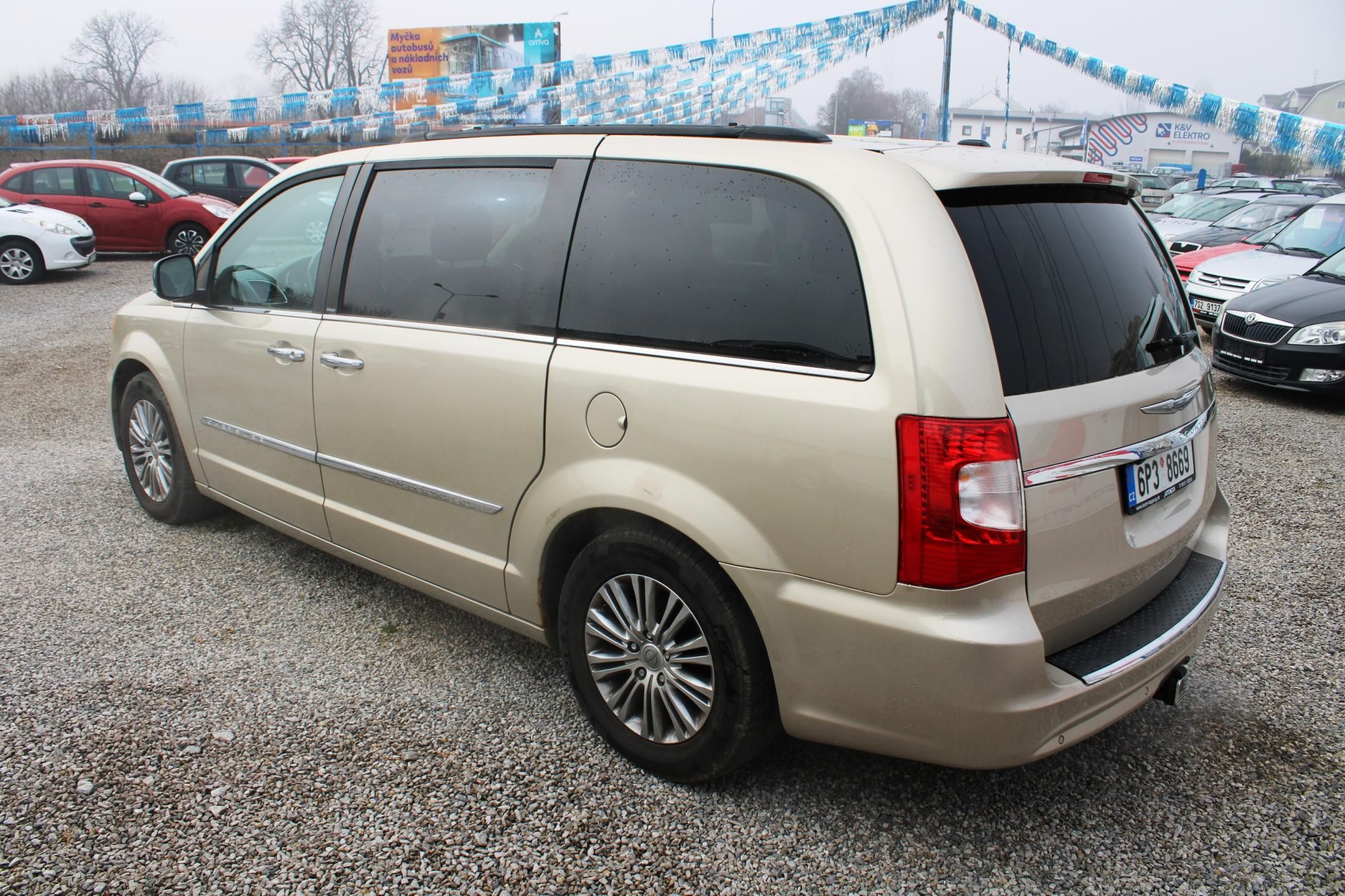 Chrysler Town & Country, 3,6iV6 BENZIN+LPG KŮŽE AUTOMAT - fotka 5