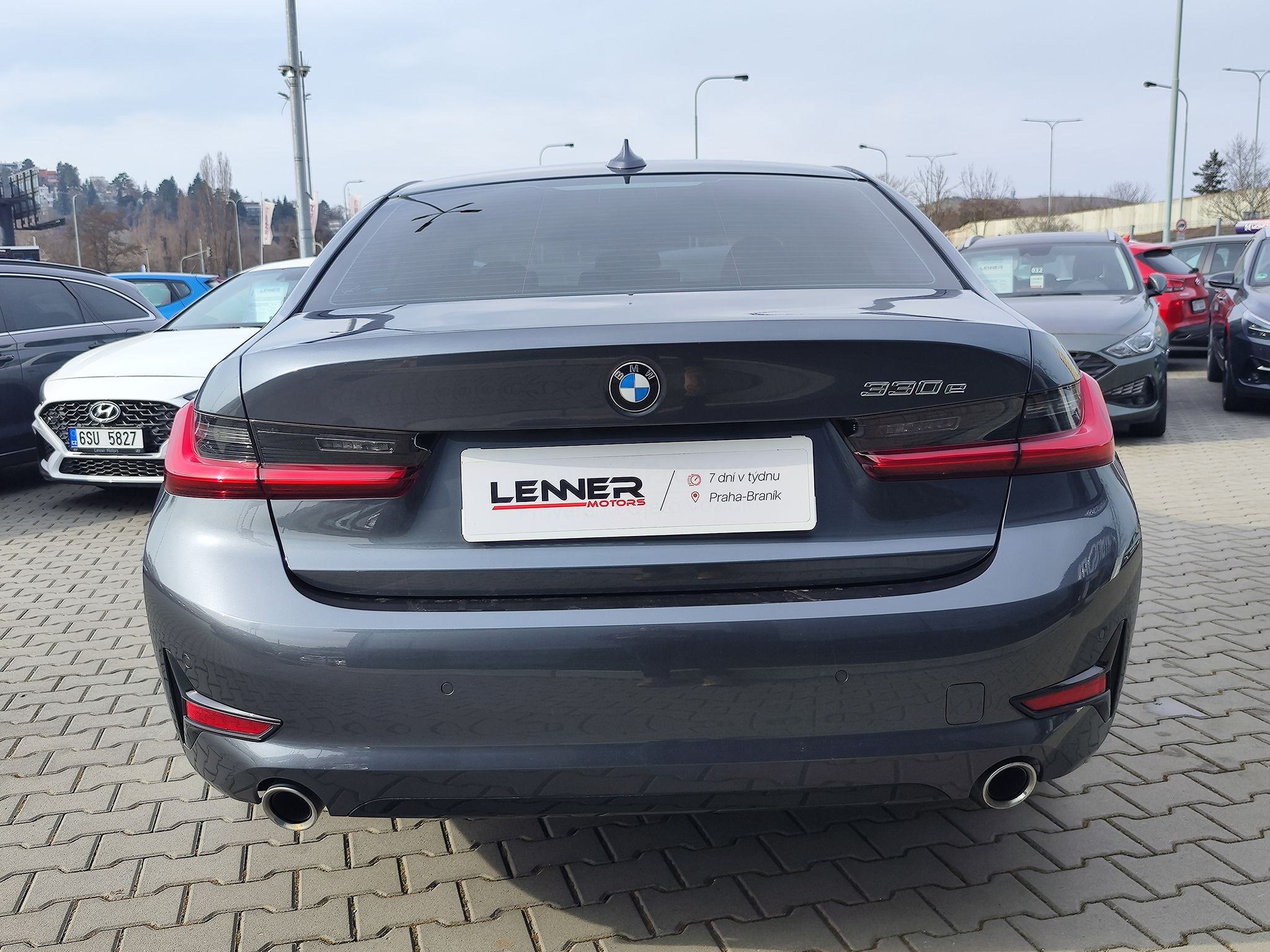 BMW Řada 3, 330e 2.0/215kW Sportline PHEV - fotka 6