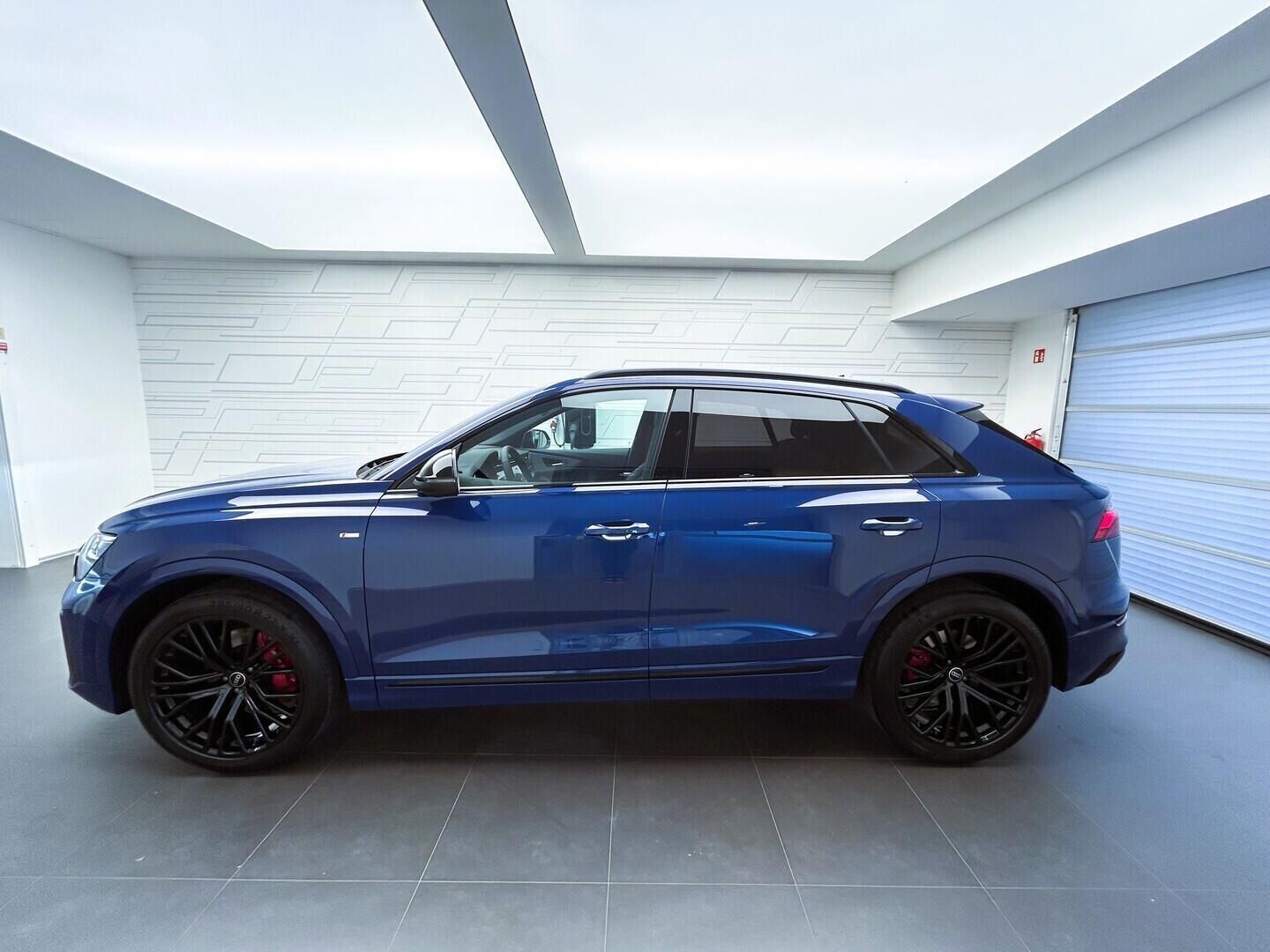 Audi Q8, SUV  50 TDI quattro 210 kW - fotka 3