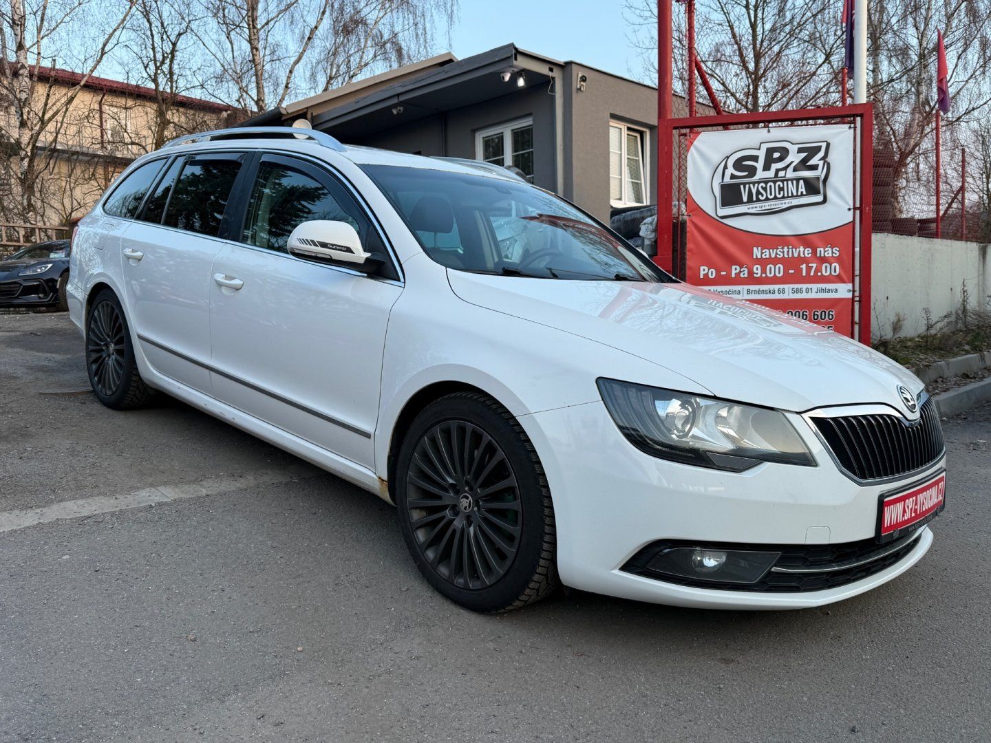 Škoda Superb, 2.0TDi DSG Elegance - fotka 3