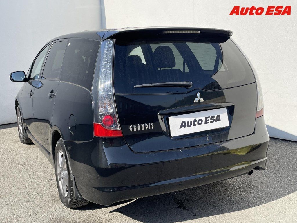 Mitsubishi Grandis, 2.4i,AC,tempo,výhřev sed - fotka 6