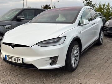 Long Range AWD 7 míst FSD Taž.