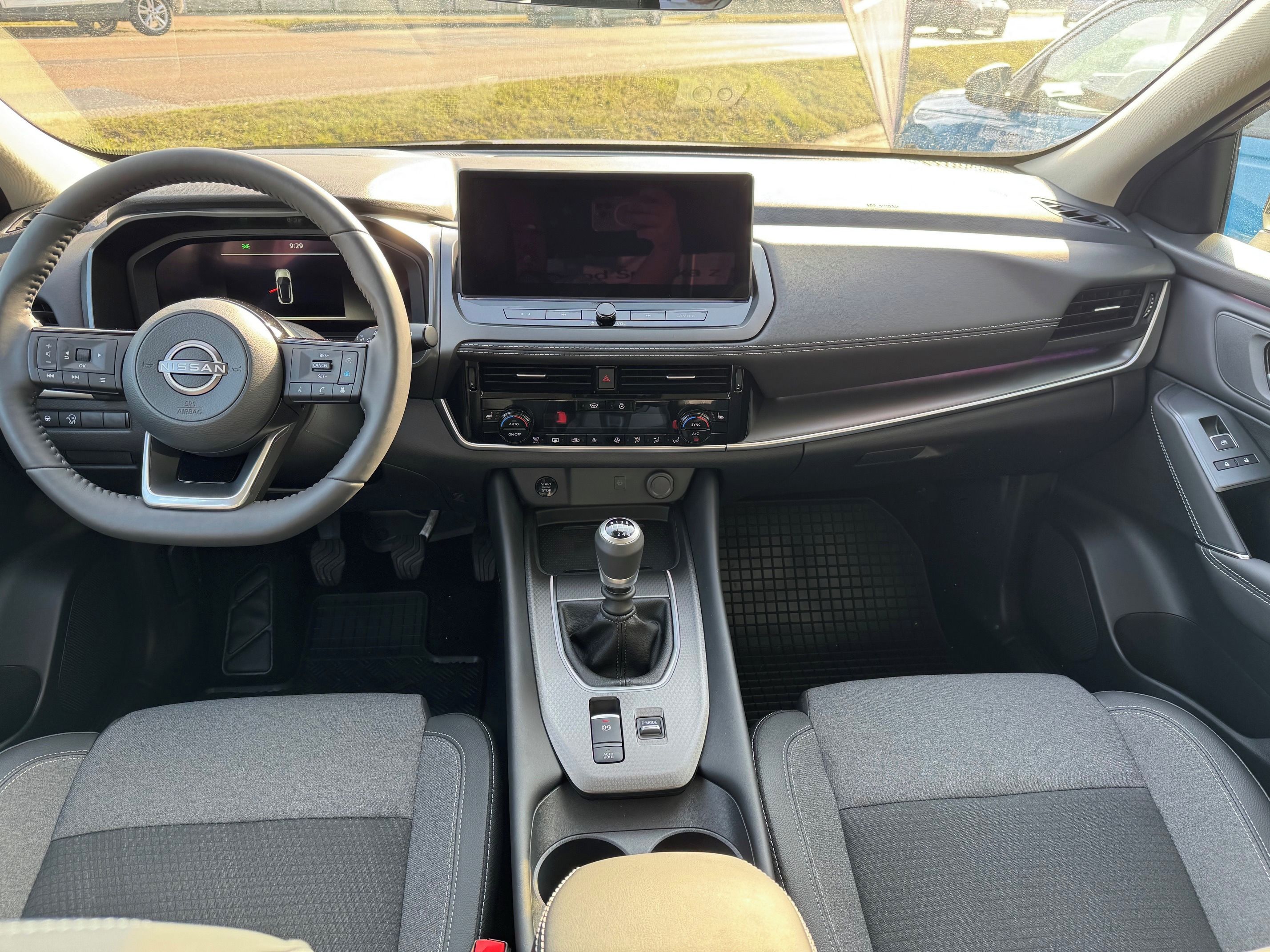 Nissan Qashqai, CZECH EDITION 1.3DIG-T 140 PS - fotka 4