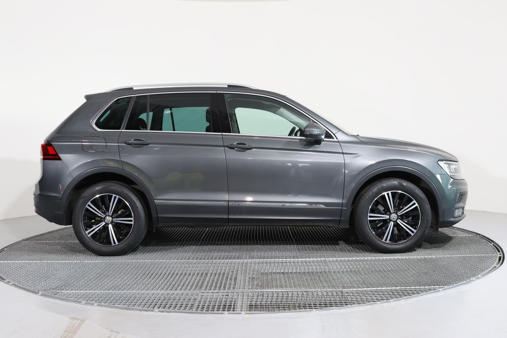 Volkswagen Tiguan, Comfortline 2,0 TSI 7DSG 4MOTI - fotka 3