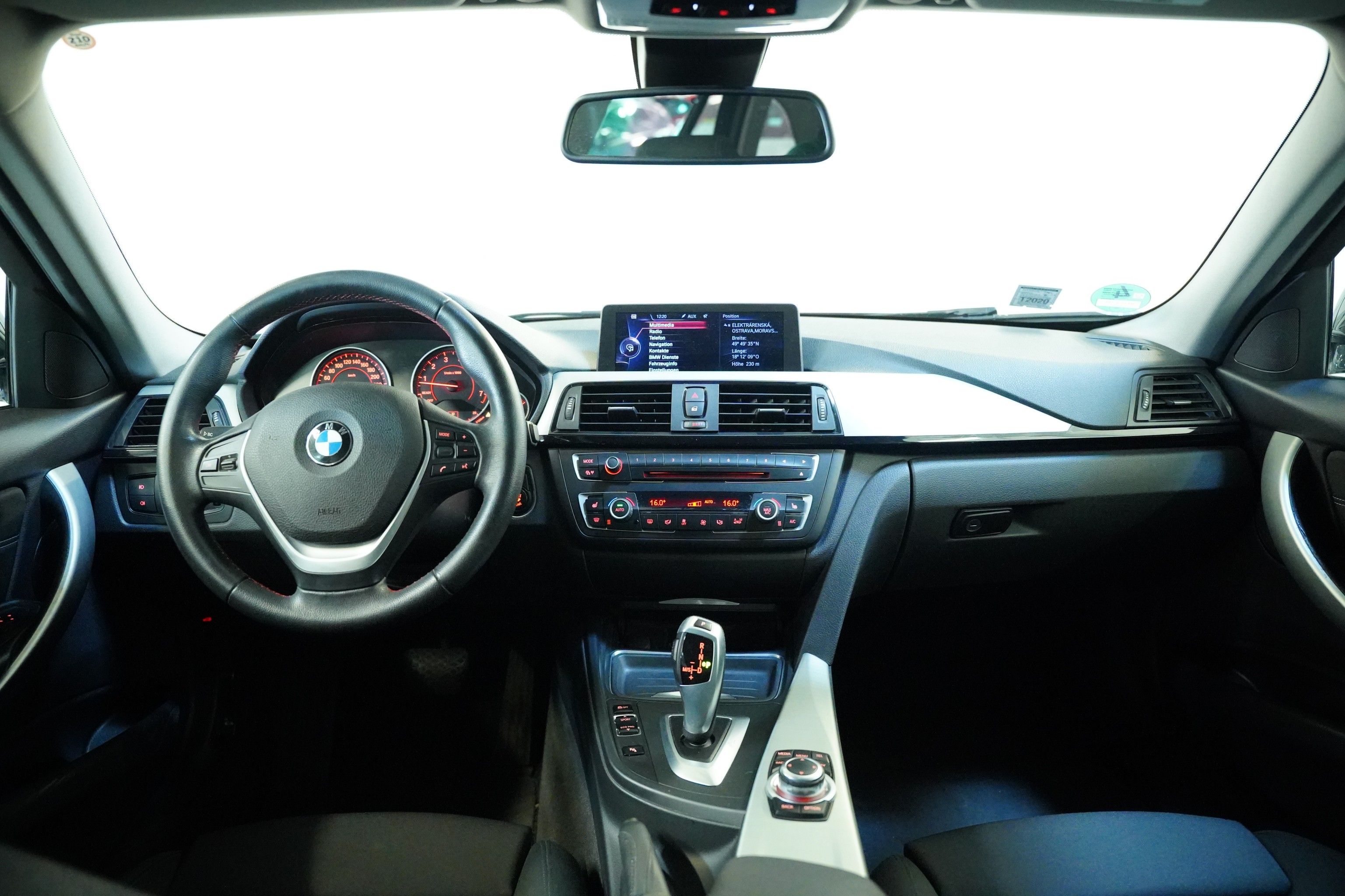 BMW Řada 3, 328i 180 kW Sport-Line - fotka 5