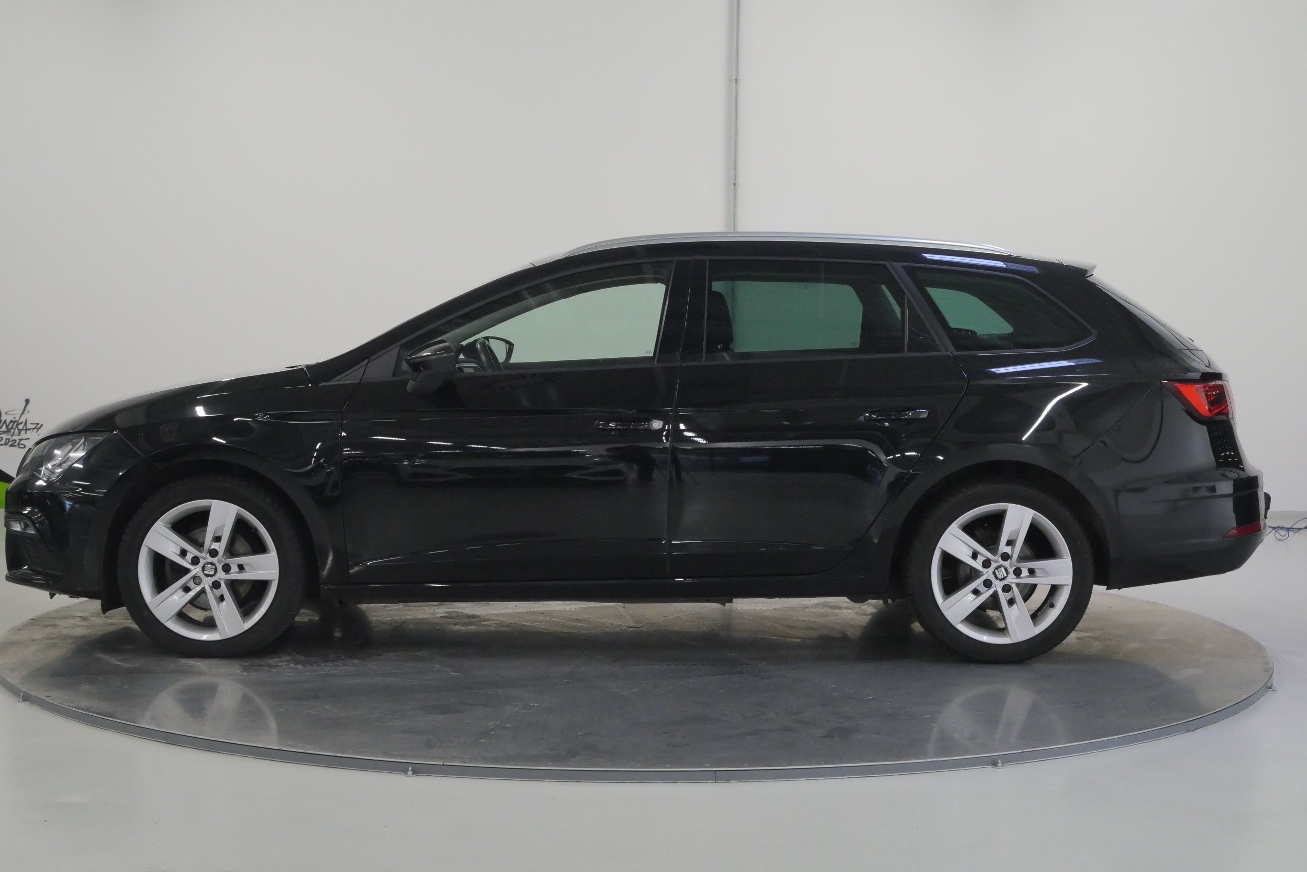 Seat Leon, 1.6 TDI 85 kW FR - fotka 3