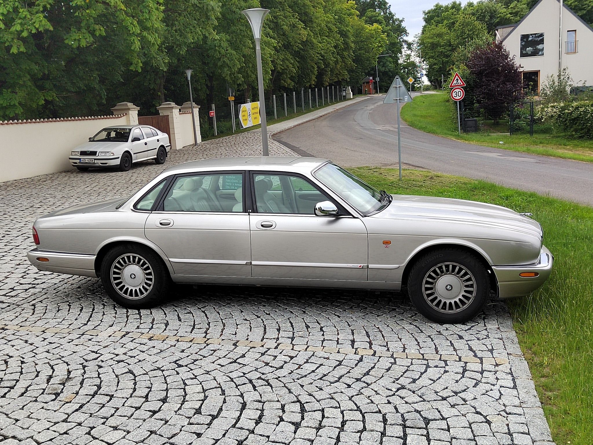 Jaguar XJ, 3,2 V8 unikát - fotka 5