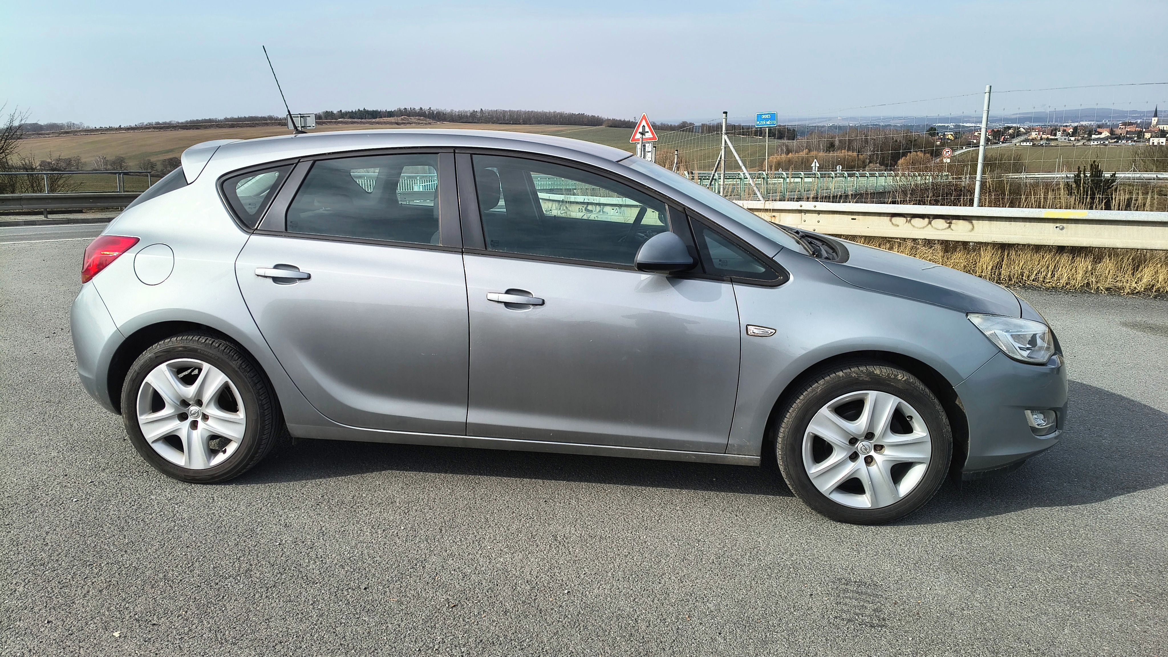 Opel Astra, 1.4i 74kW 142tkm Euro 5 - fotka 6