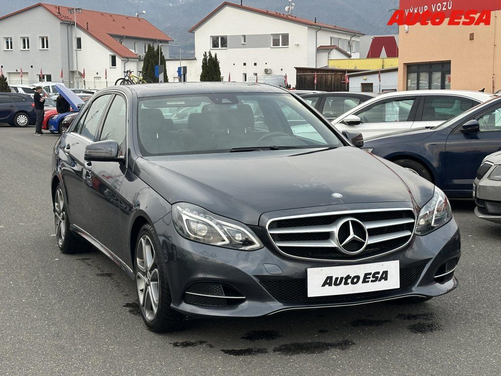 Mercedes-Benz Třídy E, 2.2CDi,AT,navi,LED