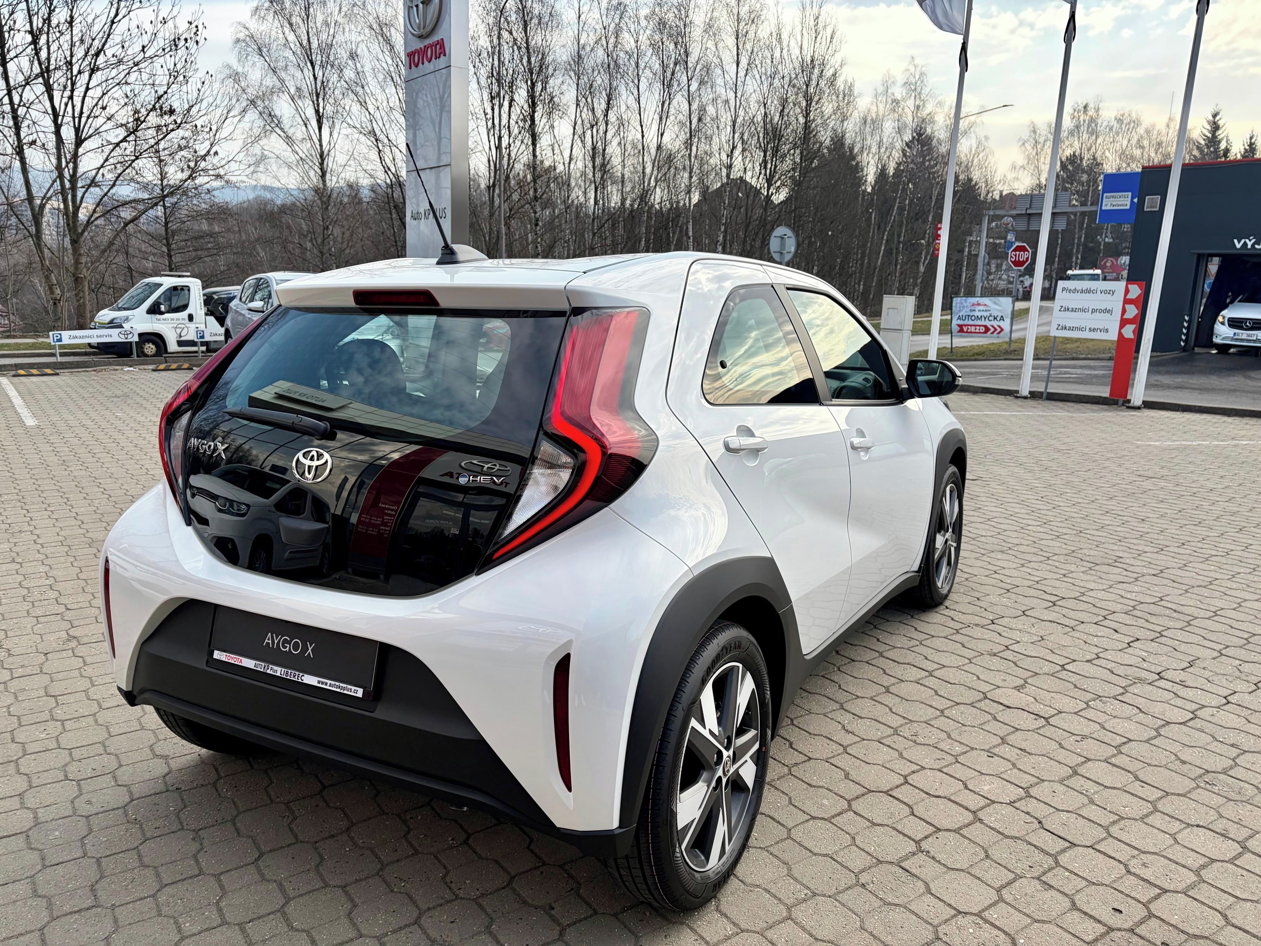 Toyota Aygo, 1,5 HEV 116k Comfort - fotka 4