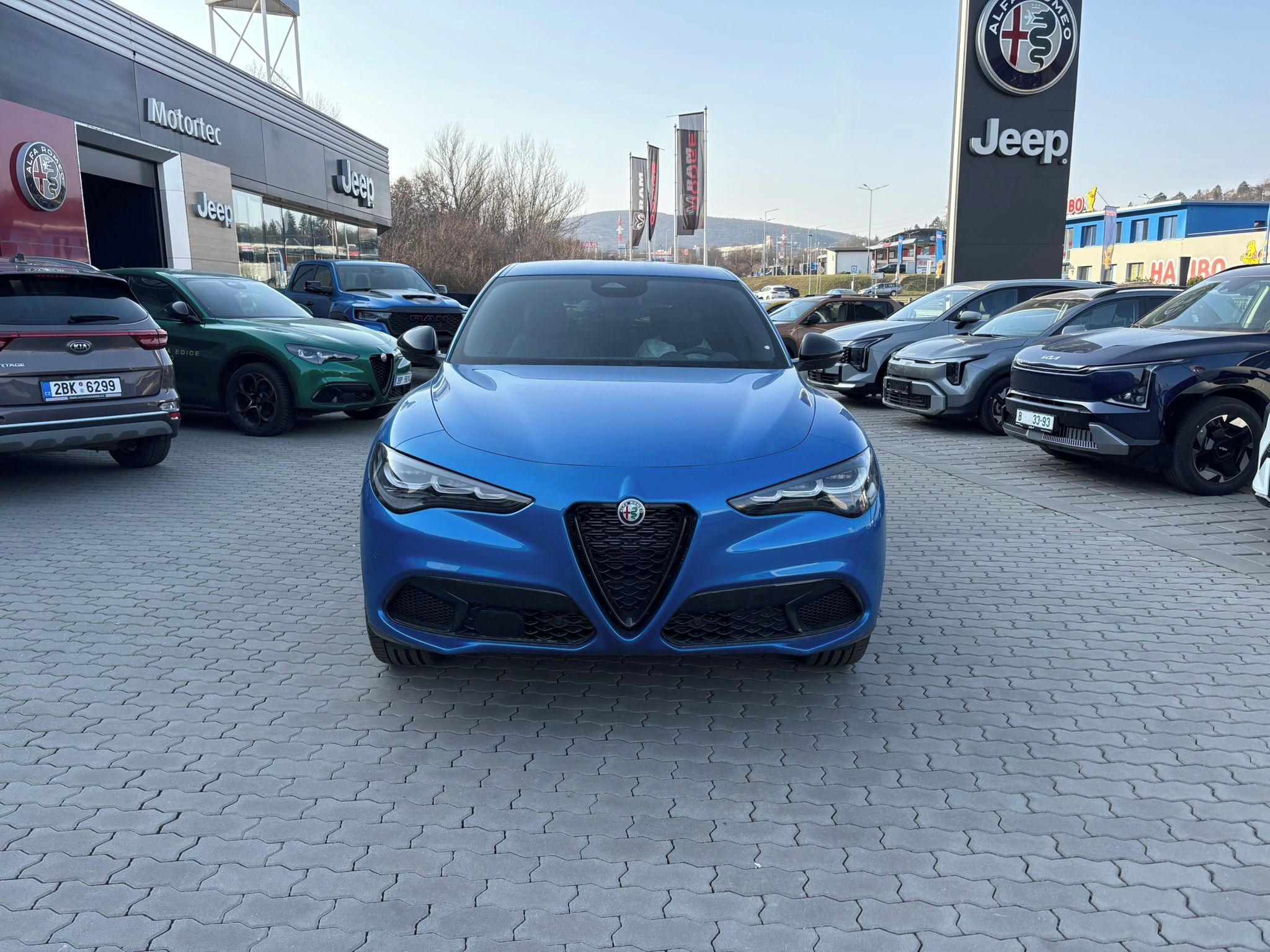 Alfa Romeo Stelvio, Veloce 2.0 Turbo 280k AT8 Q4 - fotka 2