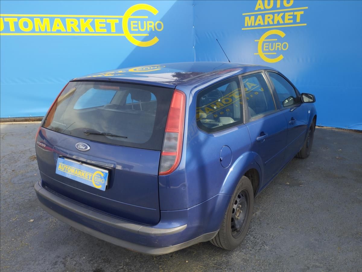 Ford Focus, 1,6 74KW - fotka 4