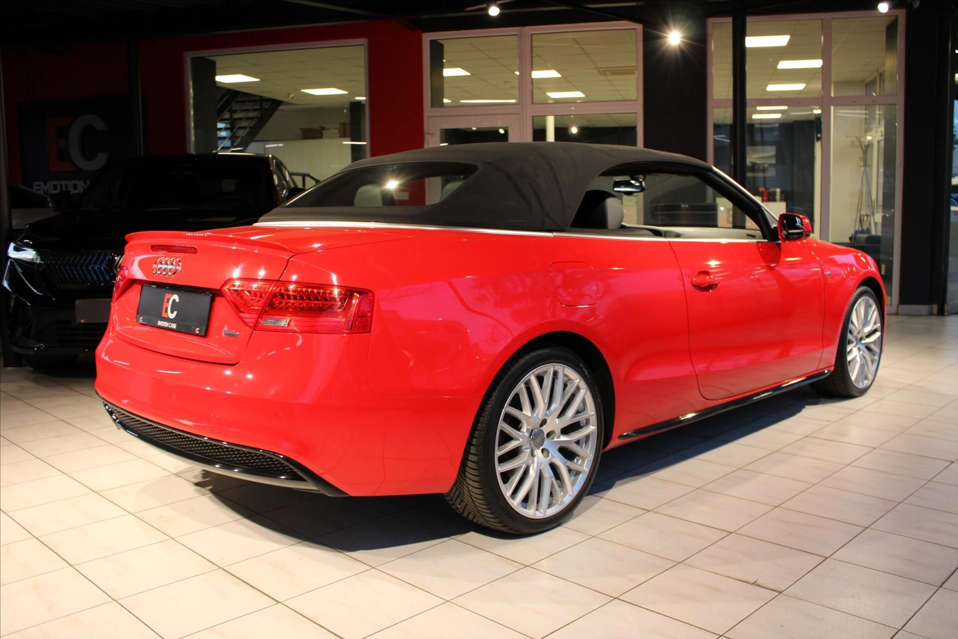 Audi A5, TDi V6 quattro S Line Cabriole - fotka 6