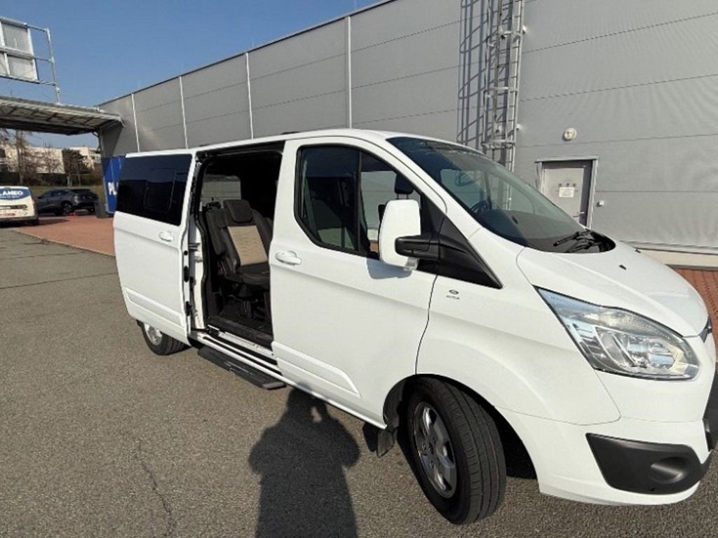 Ford Tourneo Custom, L2H1, ČR, 8 míst, DPH - fotka 6