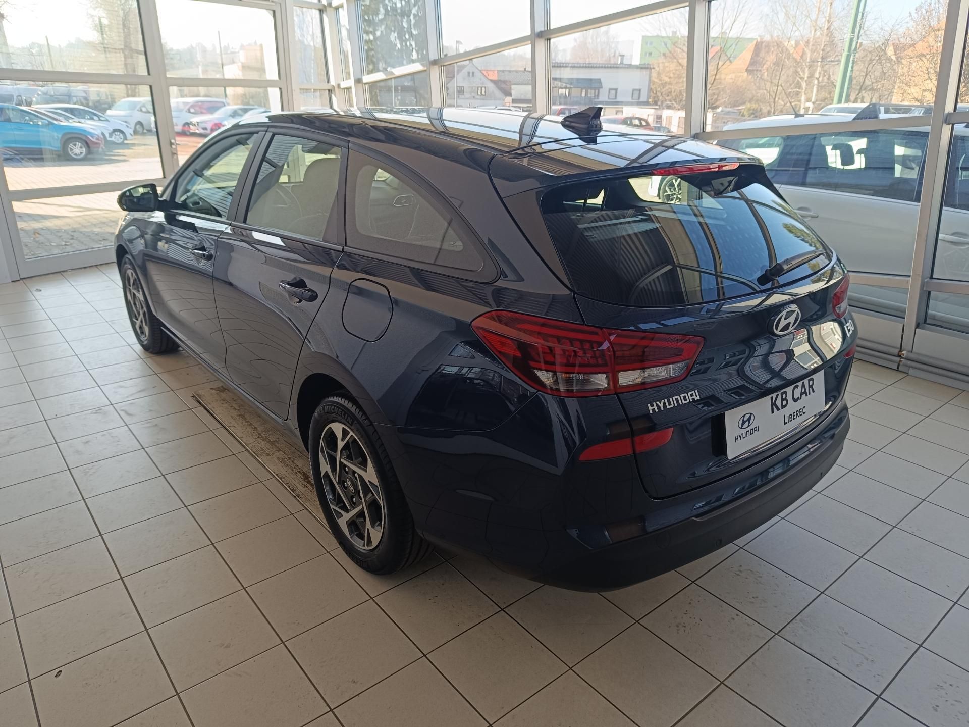 Hyundai i30, 1.0T-GDi 74kW Comfort AT - fotka 3